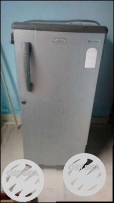 White Single-door Refrigerator