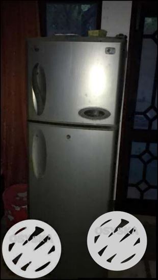 Double door refregirator in good condition