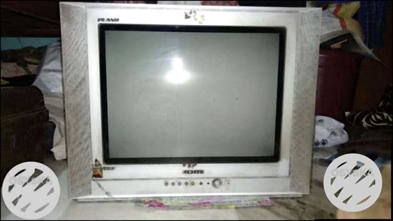 Samsung 24 Inch CRT television in running