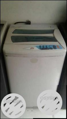 White Top-load Washing Machine