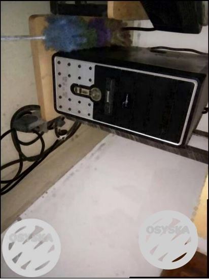 CPU in working condintion along with VGA cable