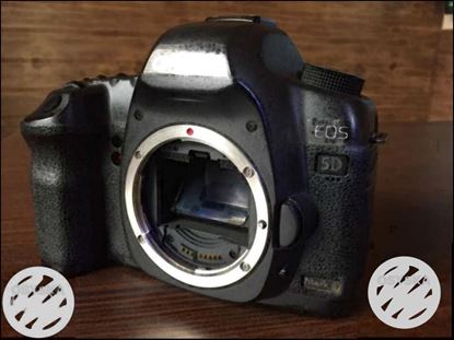 5d mark 2 body only( exchange with small dslr or i phone 7 or 8