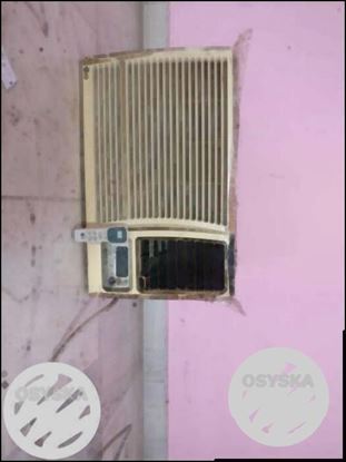 1ton ac in good condition, 4 years old, 3 stars