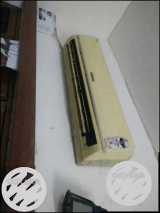 Samsung Split-type 1 ton Air Conditioner with new compressor