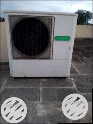 2 ton split Ac O general good condition