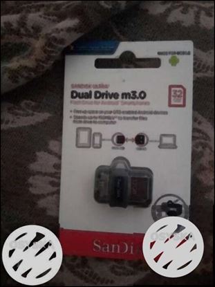Black SanDisk Dual Drive Pack