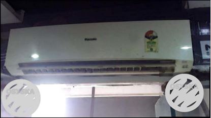 White Split-type Air Conditioner