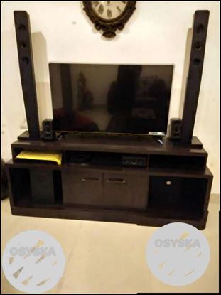 TV Unit Royal Oak brand new, with multiple