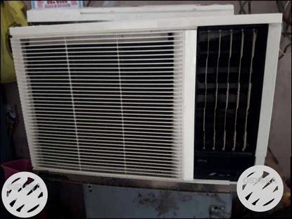 White Window-type Air Conditioner