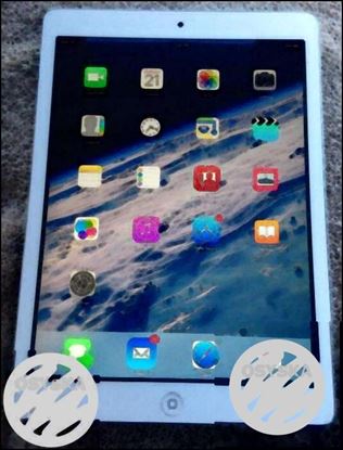 Apple ipad Air , 16GB, wifi only, year old